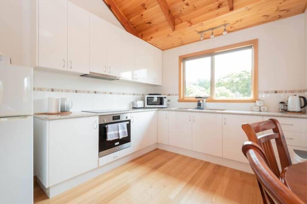 Private 2 Bedroom Cabin Retreat Legana Buitenkant foto